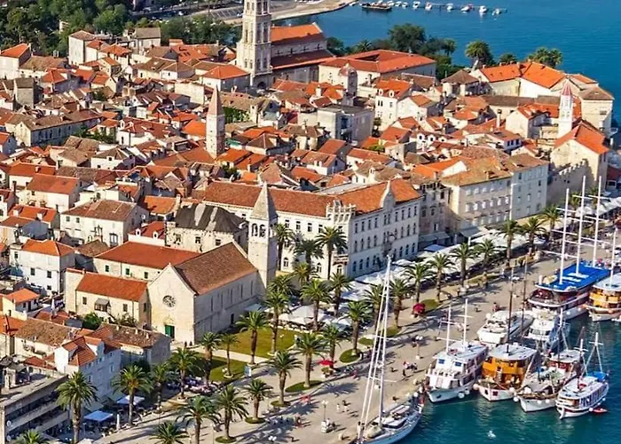 Διαμέρισμα Family Τρογκίρ