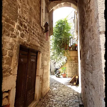 Family * Trogir